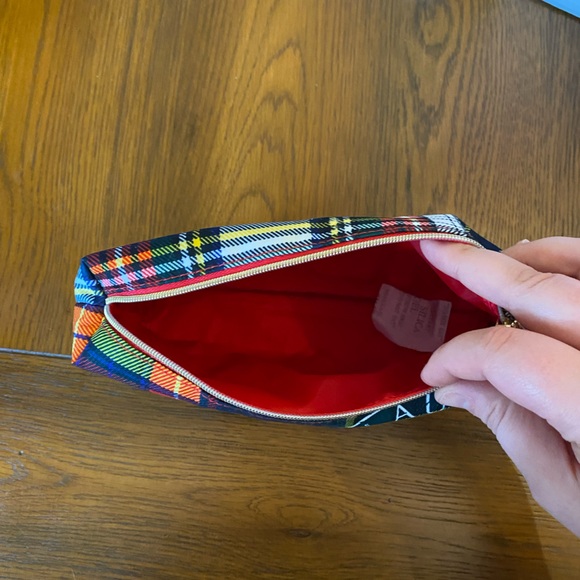 NWOT🔥Estee Lauder Vibrant Plaid Cosmetic Bag - Picture 7 of 8